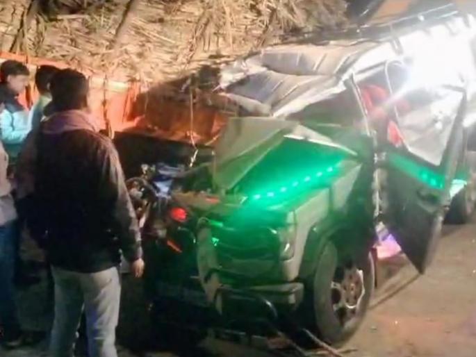 Early morning accident involving sugarcane tractor and cruiser; Three deaths in parbhani pathari | ऊसाचा ट्रॅक्टर अन् क्रुझर गाडीचा भीषण अपघात; तिघांचा मृत्यू, ५ गंभीर जखमी Early morning accident involving sugarcane tractor and cruiser; Three deaths in parbhani pathari | ऊसाचा ट्रॅक्टर अन् क्रुझर गाडीचा भीषण अपघात; तिघांचा मृत्यू, ५ गंभीर जखमी