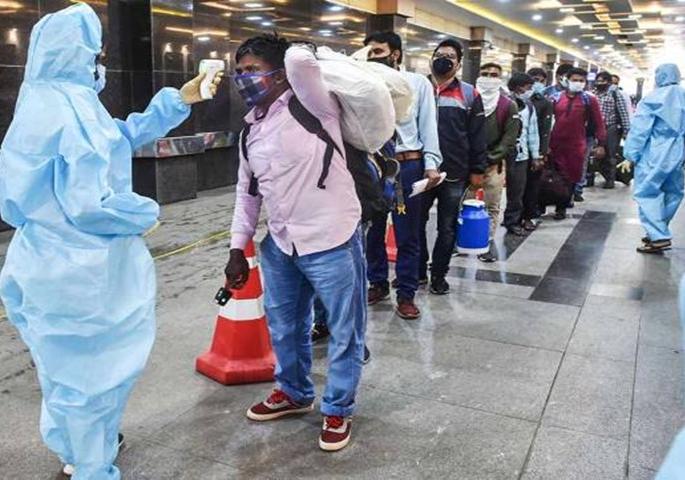 The danger of the second wave persists, not the third wave if we are careful | दुसऱ्या लाटेचा धोका कायम, सावध राहिल्यास तिसरी लाट नाही The danger of the second wave persists, not the third wave if we are careful | दुसऱ्या लाटेचा धोका कायम, सावध राहिल्यास तिसरी लाट नाही