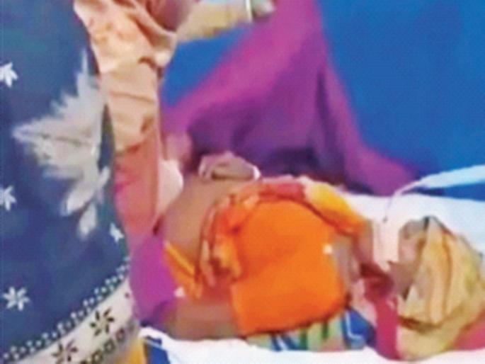 Woman dies in hospital; Lived as soon as I got home! | महिलेचा रुग्णालयात मृत्यू; घरी पोहोचताच झाली जिवंत! Woman dies in hospital; Lived as soon as I got home! | महिलेचा रुग्णालयात मृत्यू; घरी पोहोचताच झाली जिवंत!