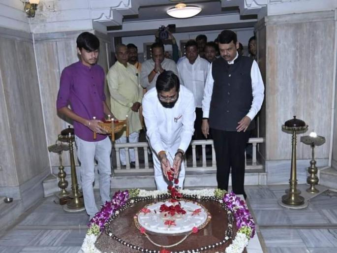 'I went to the branch when I was young'; Chief Minister Eknath Shinde's visit to RSS's Smriti Mandir of nagpur | 'मी लहान असताना शाखेत आलेलो'; मुख्यमंत्री शिंदेंची RSS च्या स्मृती मंदिराला भेट