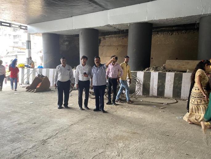 Malad Kurar subway open for pedestrians on one side | मालाड कुरार भुयारी मार्ग पादचाऱ्यांसाठी खुला, पण एकाच बाजूने प्रवास करा Malad Kurar subway open for pedestrians on one side | मालाड कुरार भुयारी मार्ग पादचाऱ्यांसाठी खुला, पण एकाच बाजूने प्रवास करा