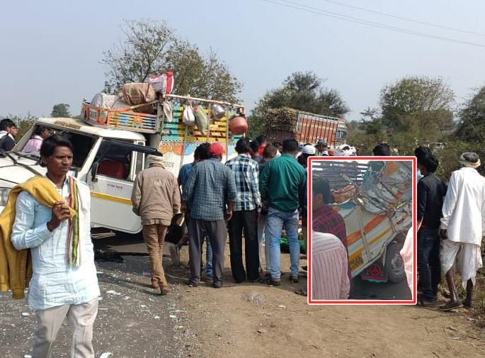 Fatal accident involving truck and pickup in burhanpur, 6 killed on the spot; MP Chief Minister's instructions to the administration | ट्रक अन् पिकअपचा भीषण अपघात, ६ जागीच ठार; मुख्यमंत्र्यांचे प्रशासनाला निर्देश Fatal accident involving truck and pickup in burhanpur, 6 killed on the spot; MP Chief Minister's instructions to the administration | ट्रक अन् पिकअपचा भीषण अपघात, ६ जागीच ठार; मुख्यमंत्र्यांचे प्रशासनाला निर्देश