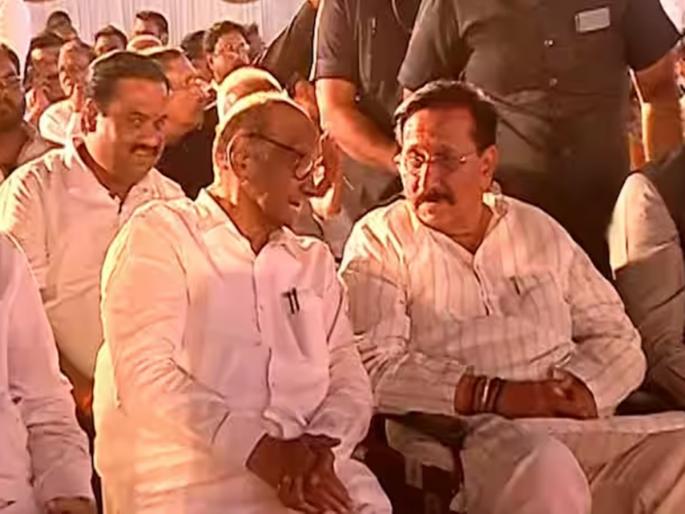 Sharad Pawar did correct program?; Vijaysingh Mohite Patal's meeting and discussion at the wedding | शरद पवारांनीच करेक्ट कार्यक्रम केला?; लग्नात मोहिते पाटलांची भेट अन् चर्चेत माढा Sharad Pawar did correct program?; Vijaysingh Mohite Patal's meeting and discussion at the wedding | शरद पवारांनीच करेक्ट कार्यक्रम केला?; लग्नात मोहिते पाटलांची भेट अन् चर्चेत माढा