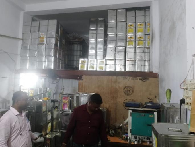 A fake edible oil racket busted in Nagpur on the eve of Ganeshotsav | गणेशोत्सवाच्या तोंडावर नागपुरात बनावट खाद्यतेलाच्या रॅकेटचा पर्दाफाश A fake edible oil racket busted in Nagpur on the eve of Ganeshotsav | गणेशोत्सवाच्या तोंडावर नागपुरात बनावट खाद्यतेलाच्या रॅकेटचा पर्दाफाश