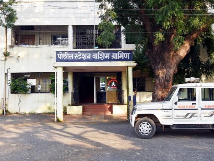 Clash between two groups due to dispute over getting appointment in organization in washim, case registered against 22 people | संस्थेवर नियुक्ती मिळण्याच्या वादातून दोन गटात हाणामारी, २२ जणांवर गुन्हा दाखल Clash between two groups due to dispute over getting appointment in organization in washim, case registered against 22 people | संस्थेवर नियुक्ती मिळण्याच्या वादातून दोन गटात हाणामारी, २२ जणांवर गुन्हा दाखल