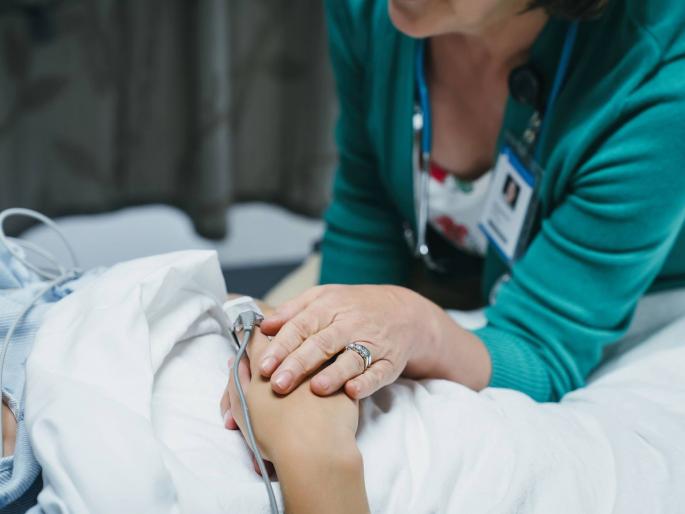 Treatment at the hospital for 5 years, costing Rs. 6 crore till now in benglore | रुग्णालयात 5 वर्षांपासून घेतेय उपचार, आत्तापर्यंत 6 कोटी रुपयांचा खर्च