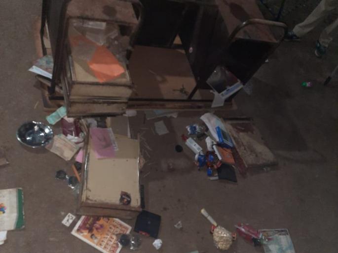 Hotel robbery in Bhusawal, crime against six persons | भुसावळमध्ये हॉटेलवर दरोडा टाकून कॅश लुटली, सहा जणांविरुद्ध गुन्हा 