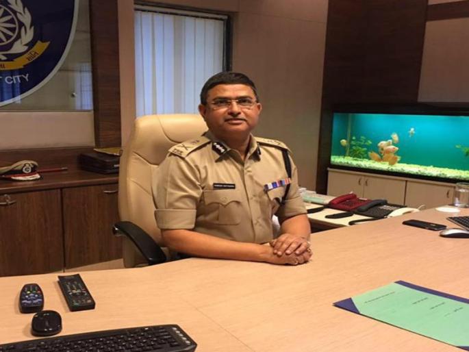 CBI officers controvercy : Modi will hand over responsibility to Hukmi Akaya | CBI अधिकाऱ्यांमध्ये दरी; मोदी सोपवणार 'हुकमी एक्क्या'कडे जबाबदारी CBI officers controvercy : Modi will hand over responsibility to Hukmi Akaya | CBI अधिकाऱ्यांमध्ये दरी; मोदी सोपवणार 'हुकमी एक्क्या'कडे जबाबदारी