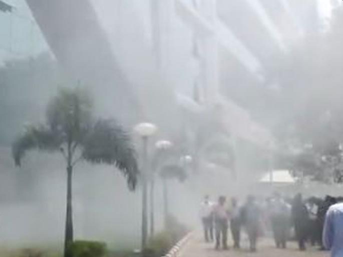 Breaking: Fire at CBI headquarters in Delhi; Officers run outside the building | Breaking: दिल्लीतील CBI मुख्यालयाला लागली आग; काचेच्या इमारतीतून अधिकारी बाहेर पळाले, ५ बंब दाखल Breaking: Fire at CBI headquarters in Delhi; Officers run outside the building | Breaking: दिल्लीतील CBI मुख्यालयाला लागली आग; काचेच्या इमारतीतून अधिकारी बाहेर पळाले, ५ बंब दाखल