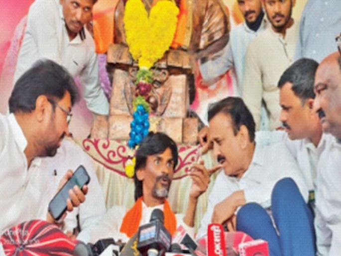 4 days deadline for maratha reservation; When you come again, bring GR, stick to Manoj Jarange worship | आरक्षणासाठी ४ दिवसांची डेडलाइन; पुन्हा याल तेव्हा जीआर घेऊनच या, जरांगे उपाेषणावर ठाम 4 days deadline for maratha reservation; When you come again, bring GR, stick to Manoj Jarange worship | आरक्षणासाठी ४ दिवसांची डेडलाइन; पुन्हा याल तेव्हा जीआर घेऊनच या, जरांगे उपाेषणावर ठाम