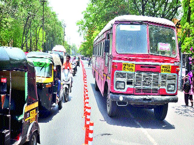 The frequent traffic transit of the police caused traffic constraints to CBS | पोलिसांच्या वारंवार वाहतूकमार्ग बदलामुळे सीबीएसला वाहतूक कोंडी