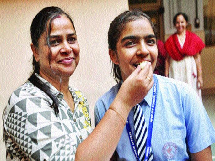 CBSE Results: Toppers of Mumbai, Thane, Navi Mumbai | सीबीएसई निकाल : मुंबई, ठाणे, नवी मुंबईतील नऊ विद्यार्थी झाले टॉपर CBSE Results: Toppers of Mumbai, Thane, Navi Mumbai | सीबीएसई निकाल : मुंबई, ठाणे, नवी मुंबईतील नऊ विद्यार्थी झाले टॉपर