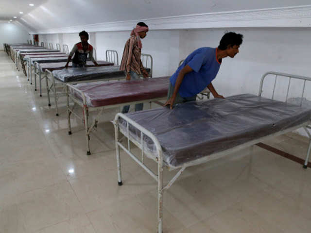 The number of 'quarantined' people in Nagpur is over two thousand | नागपुरात ‘क्वारंटाईन’ केलेल्यांची संख्या दोन हजारावर The number of 'quarantined' people in Nagpur is over two thousand | नागपुरात ‘क्वारंटाईन’ केलेल्यांची संख्या दोन हजारावर