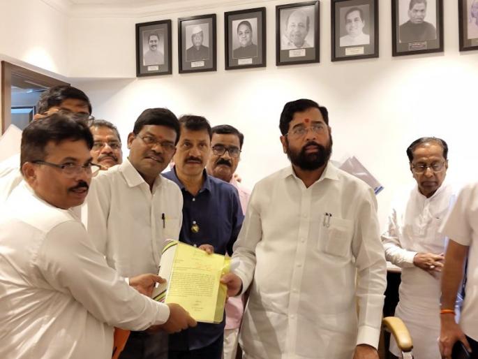 CM Eknath Shinde big announcement for Magathane's SRA; MLA Prakash Surve's pursuit of success | मागाठाणेच्या एसआरएसाठी मुख्यमंत्र्यांची मोठी घोषणा; प्रकाश सुर्वे यांच्या पाठपुराव्याला यश CM Eknath Shinde big announcement for Magathane's SRA; MLA Prakash Surve's pursuit of success | मागाठाणेच्या एसआरएसाठी मुख्यमंत्र्यांची मोठी घोषणा; प्रकाश सुर्वे यांच्या पाठपुराव्याला यश