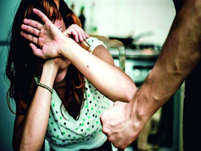 The house utensils caused by Corona; Increase in domestic violence worldwide | कोरोनामुळे वाजायला लागली घराघरातली भांडी; जगभरात घरगुती हिंसाचारात वाढ The house utensils caused by Corona; Increase in domestic violence worldwide | कोरोनामुळे वाजायला लागली घराघरातली भांडी; जगभरात घरगुती हिंसाचारात वाढ