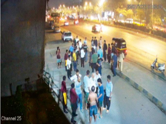 Police couple beats up youth; Case registered against both complainants | पोलिस दाम्पत्याची तरुणाला मारहाण; दोन्ही तक्रारदारांवर गुन्हा दाखल Police couple beats up youth; Case registered against both complainants | पोलिस दाम्पत्याची तरुणाला मारहाण; दोन्ही तक्रारदारांवर गुन्हा दाखल