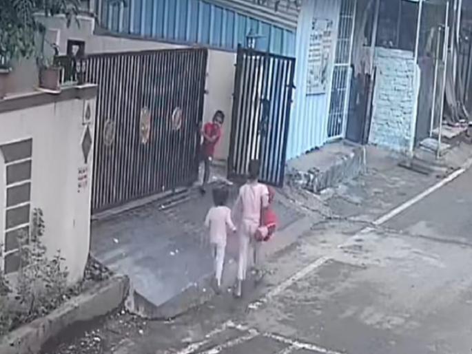 A terrible thing happened while playing the little girl died on the spot Terrible incident in Pimpri Chinchwad | खेळता खेळता भयानक घडलं, चिमुरडी जागेवरच गतप्राण; पिंपरी चिंचवडमधील भयानक घटना A terrible thing happened while playing the little girl died on the spot Terrible incident in Pimpri Chinchwad | खेळता खेळता भयानक घडलं, चिमुरडी जागेवरच गतप्राण; पिंपरी चिंचवडमधील भयानक घटना