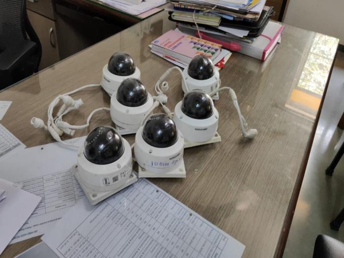 Shocking! CCTV Cameras in Girls' Restroom, Type in Jaihind High School | धक्कादायक! पिंपरी-चिंचवडमध्ये मुलींच्या स्वच्छतागृहात CCTV कॅमेरे, जयहिंद हायस्कूलमधील प्रकार Shocking! CCTV Cameras in Girls' Restroom, Type in Jaihind High School | धक्कादायक! पिंपरी-चिंचवडमध्ये मुलींच्या स्वच्छतागृहात CCTV कॅमेरे, जयहिंद हायस्कूलमधील प्रकार