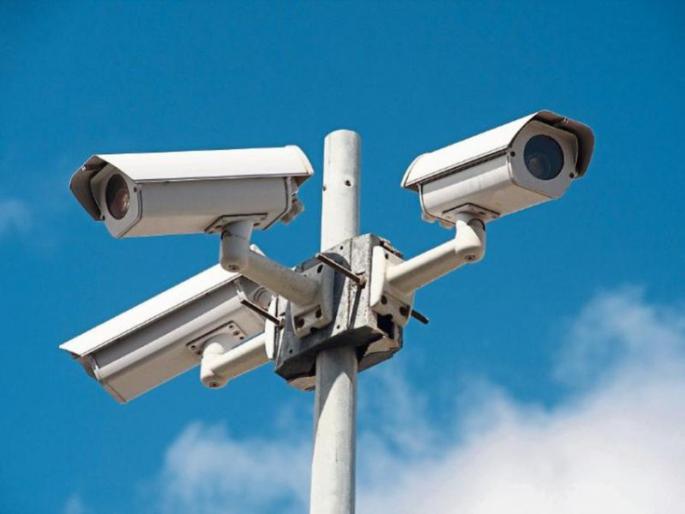 Thousand CCTV cameras on the schools for the safety of the students | विद्यार्थ्यांच्या सुरक्षेसाठी पालिका शाळांवर तिसरा डोळा, एक हजार सीसीटीव्ही कॅमेरे बसविणार Thousand CCTV cameras on the schools for the safety of the students | विद्यार्थ्यांच्या सुरक्षेसाठी पालिका शाळांवर तिसरा डोळा, एक हजार सीसीटीव्ही कॅमेरे बसविणार