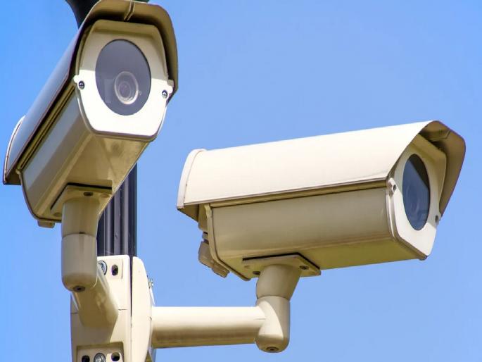 Only 5 out of 168 CCTV cameras in Kolhapur are operational | ‘सेफ सिटी’चा फक्त दिखावाच, कोल्हापुरातील १६८ पैकी केवळ ५ सीसीटीव्ही कॅमेरे सुरु Only 5 out of 168 CCTV cameras in Kolhapur are operational | ‘सेफ सिटी’चा फक्त दिखावाच, कोल्हापुरातील १६८ पैकी केवळ ५ सीसीटीव्ही कॅमेरे सुरु