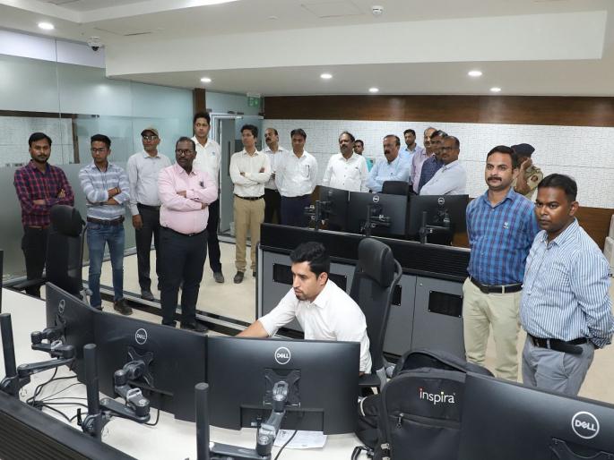 Navi Mumbai: 1500 CCTV cameras eyeing Navi Mumbai, Municipal Corporation's measures for city security | Navi Mumbai: नवी मुंबईवर १५०० सीसीटीव्ही कॅमेऱ्यांची नजर, शहर सुरक्षेसाठी महानगरपालिकेची उपाययोजना Navi Mumbai: 1500 CCTV cameras eyeing Navi Mumbai, Municipal Corporation's measures for city security | Navi Mumbai: नवी मुंबईवर १५०० सीसीटीव्ही कॅमेऱ्यांची नजर, शहर सुरक्षेसाठी महानगरपालिकेची उपाययोजना