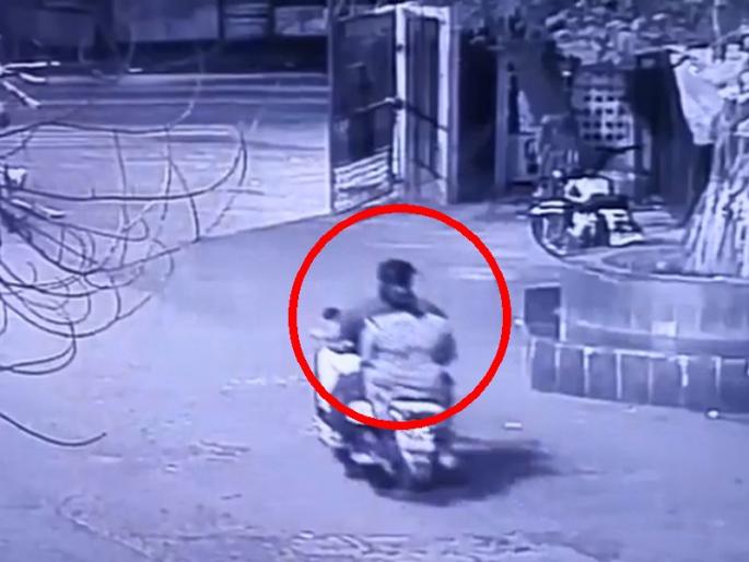 Video: Shocking! After the injection of sleeping pills and poison, the husband ended her husband; Cut off with a lover | Video : धक्कादायक! झोपेच्या गोळ्या आणि विषाचे इंजेक्शन देऊन पत्नीने पतीला संपविले; प्रियकरासोबत रचला कट  Video: Shocking! After the injection of sleeping pills and poison, the husband ended her husband; Cut off with a lover | Video : धक्कादायक! झोपेच्या गोळ्या आणि विषाचे इंजेक्शन देऊन पत्नीने पतीला संपविले; प्रियकरासोबत रचला कट