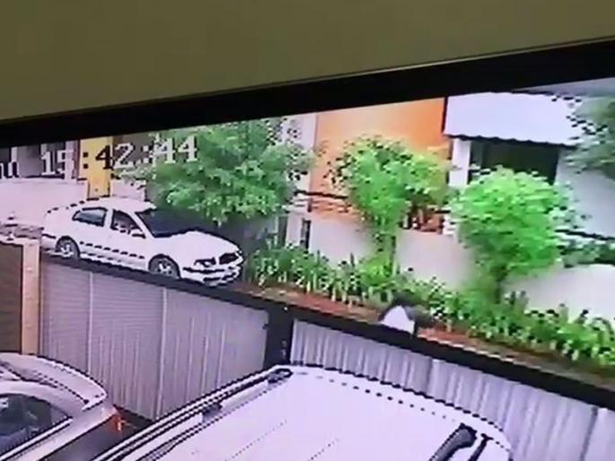 CCTV cameras will be installed in every colony of Solapur City, city Police Commissioner Mahadev Tambade urged to provide security to the police department. | सुरक्षिततेसाठी सोलापूर शहरातील प्रत्येक कॉलनीत सीसीटीव्ही कॅमेरे बसवा, शहर पोलीस आयुक्त महादेव तांबडे यांचे आवाहन, पोलीस खात्याकडून राबवणार विशेष मोहीम CCTV cameras will be installed in every colony of Solapur City, city Police Commissioner Mahadev Tambade urged to provide security to the police department. | सुरक्षिततेसाठी सोलापूर शहरातील प्रत्येक कॉलनीत सीसीटीव्ही कॅमेरे बसवा, शहर पोलीस आयुक्त महादेव तांबडे यांचे आवाहन, पोलीस खात्याकडून राबवणार विशेष मोहीम