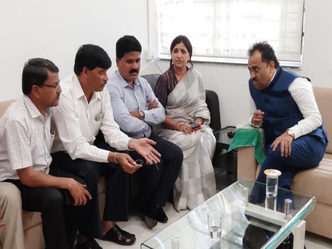 Pune Municipal Corporation political dispute between BJP and RPI | 'आरपीआय'चा 'भाजप'वर भरोसा नाय काय ; पुणे महापालिकेत रंगले सत्तानाट्य Pune Municipal Corporation political dispute between BJP and RPI | 'आरपीआय'चा 'भाजप'वर भरोसा नाय काय ; पुणे महापालिकेत रंगले सत्तानाट्य