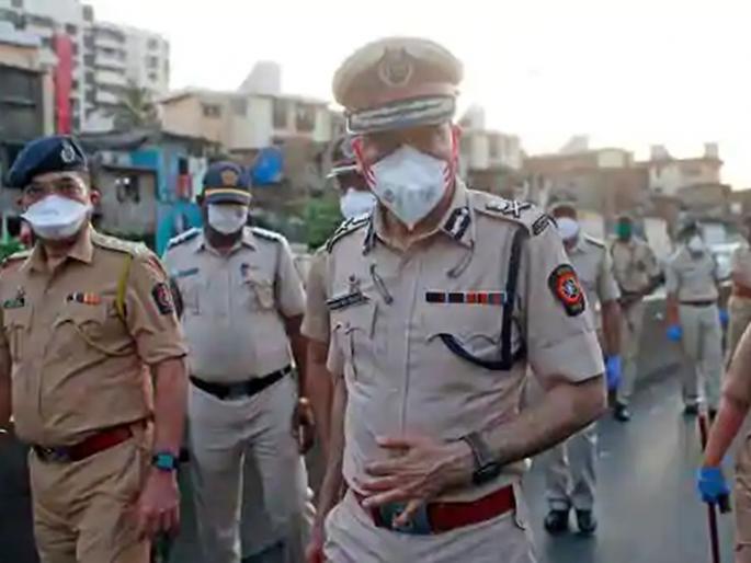 Corona kills 79 in Mumbai | मुंबईत सर्वाधिक ७९ पोलिसांचा कोरोनामुळे मृत्यू Corona kills 79 in Mumbai | मुंबईत सर्वाधिक ७९ पोलिसांचा कोरोनामुळे मृत्यू