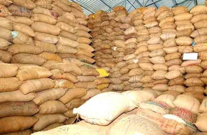 The accused in the grain scam absconded due to the collapse of the ED | ईडीच्या धसक्याने धान्य घोटाळ्यातील आरोपी फरार