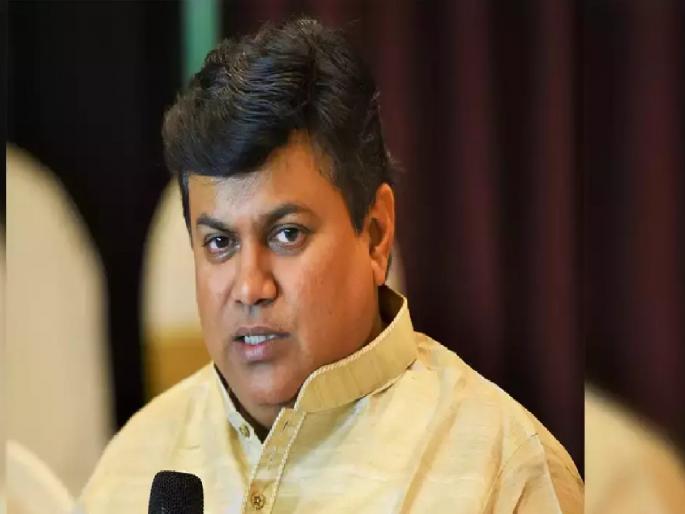 A phone call from Guardian Minister Uday Samanta in the middle of the night helped the youth of Pune | मध्यरात्री पालकमंत्री उदय सामंताचा एक फोन अन् संकटात सापडलेल्या तरूणांना मोलाची मदत A phone call from Guardian Minister Uday Samanta in the middle of the night helped the youth of Pune | मध्यरात्री पालकमंत्री उदय सामंताचा एक फोन अन् संकटात सापडलेल्या तरूणांना मोलाची मदत