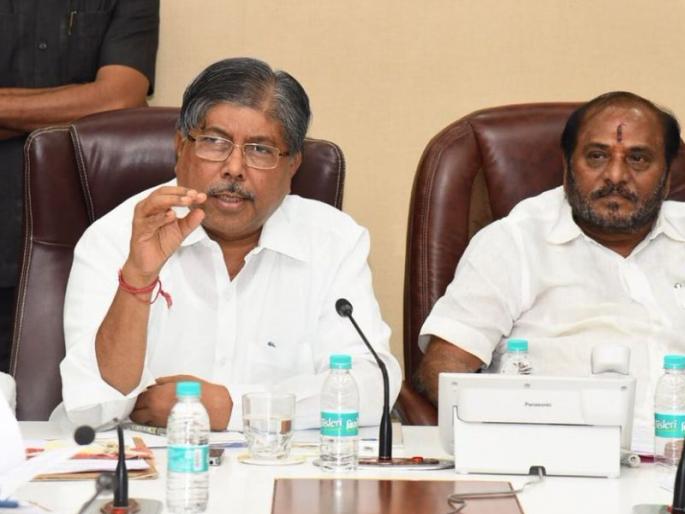 Construction minister Chandrakant Patil believes in road connectivity in the state till 2019 | बांधकाममंत्री चंद्रकांत पाटलांना विश्वास, 2019 पर्यंत राज्यातील रस्ते होतील 'झकास' Construction minister Chandrakant Patil believes in road connectivity in the state till 2019 | बांधकाममंत्री चंद्रकांत पाटलांना विश्वास, 2019 पर्यंत राज्यातील रस्ते होतील 'झकास'