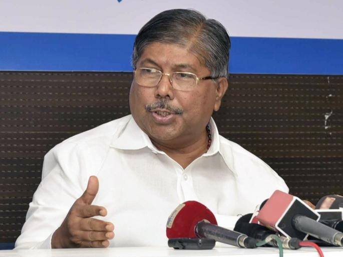 Nine months pass, clothes, boots to drought girls | 'दुष्काळग्रस्त मुलींना नऊ महिन्यांचा पास, कपडे, बूट देणार'