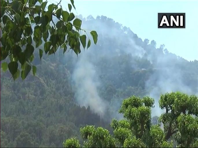 Jammu & Kashmir: Pakistan violated ceasefire in Nowshera sector of Rajouri district | कुरापती पाकिस्तानकडून शस्त्रसंधीचे उल्लंघन, सुरक्षेच्या कारणास्तव 71 शाळा बंद Jammu & Kashmir: Pakistan violated ceasefire in Nowshera sector of Rajouri district | कुरापती पाकिस्तानकडून शस्त्रसंधीचे उल्लंघन, सुरक्षेच्या कारणास्तव 71 शाळा बंद