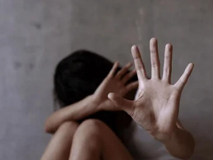 Abuse of minor girl by teacher's husband with biological father | पिंपरी : अमानुष! जन्मदात्या पित्यासह शिक्षिकेच्या पतीकडून अल्पवयीन मुलीवर अत्याचार; पाच जणांना अटक Abuse of minor girl by teacher's husband with biological father | पिंपरी : अमानुष! जन्मदात्या पित्यासह शिक्षिकेच्या पतीकडून अल्पवयीन मुलीवर अत्याचार; पाच जणांना अटक