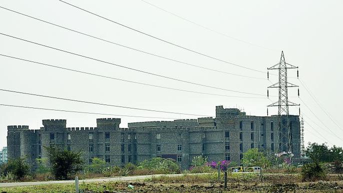 NMC team reached Central Point School International | सेंटर पॉईंट स्कूल इंटरनॅशनलमध्ये पोहोचले महापालिकेचे पथक NMC team reached Central Point School International | सेंटर पॉईंट स्कूल इंटरनॅशनलमध्ये पोहोचले महापालिकेचे पथक