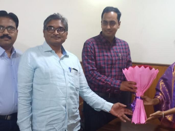 Zilla Parishad CEO AYUSH Prasad accepted the charge | जिल्हा परिषद सीईओ आयुष प्रसाद यांनी स्वीकारला पदभार Zilla Parishad CEO AYUSH Prasad accepted the charge | जिल्हा परिषद सीईओ आयुष प्रसाद यांनी स्वीकारला पदभार