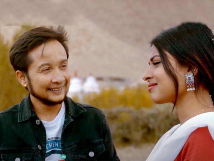 pawandeep Rajan & Arunita Kanjilal Tere Naina song out | Pawandeep and Arunita Kanjilal song : तेरे नैना..., पवनदीप व अरूणिताचं रोमॅन्टिक गाणं पाहिलंत का? तासाभरात मिळाले इतके व्ह्युज pawandeep Rajan & Arunita Kanjilal Tere Naina song out | Pawandeep and Arunita Kanjilal song : तेरे नैना..., पवनदीप व अरूणिताचं रोमॅन्टिक गाणं पाहिलंत का? तासाभरात मिळाले इतके व्ह्युज