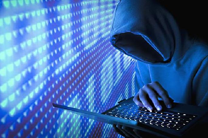 two people loses worth 2 lakhs while online shopping | ऑनलाईन शॉपिंग, पेमेंट करणे पडले महागात; दोघांना २ लाख ४४ हजारांचा गंडा