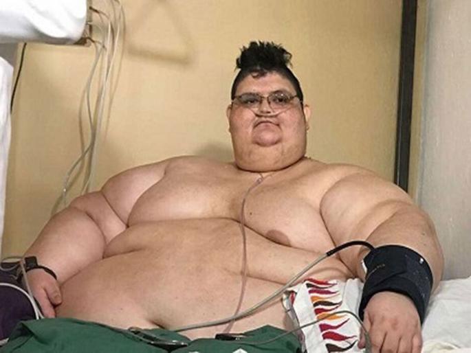 Overweight Juan Franco defeated Kelly Corona | अतिवजनदार जुआन फ्रँकोने केली कोरोनावर मात Overweight Juan Franco defeated Kelly Corona | अतिवजनदार जुआन फ्रँकोने केली कोरोनावर मात