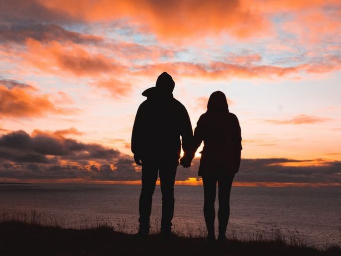 Upset, 'Lockdown' couple's 'Ek Duje Ke Liye' outcry | अस्वस्थ, ‘लॉकडाऊन’ जोडप्यांचा ‘एक दुजे के लिये’ आक्रोश Upset, 'Lockdown' couple's 'Ek Duje Ke Liye' outcry | अस्वस्थ, ‘लॉकडाऊन’ जोडप्यांचा ‘एक दुजे के लिये’ आक्रोश