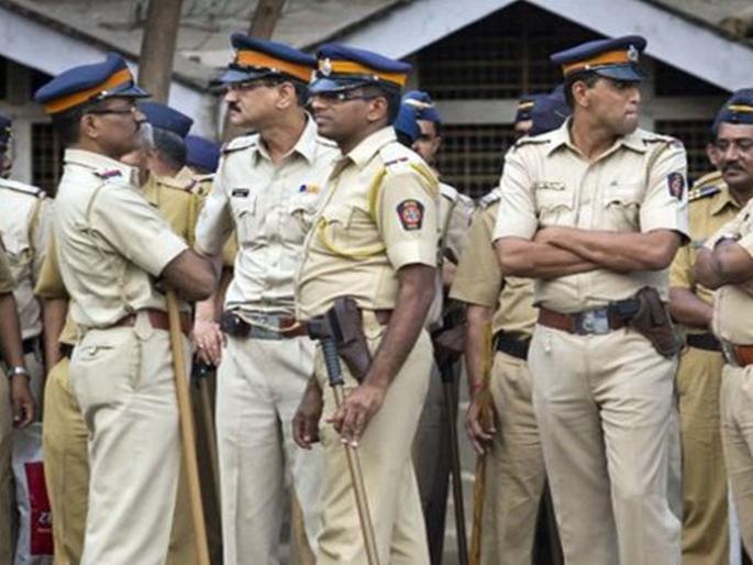 single police for three and a half hundred Mumbaikars | साडेतीनशे मुंबईकरांसाठी एक पोलीस single police for three and a half hundred Mumbaikars | साडेतीनशे मुंबईकरांसाठी एक पोलीस
