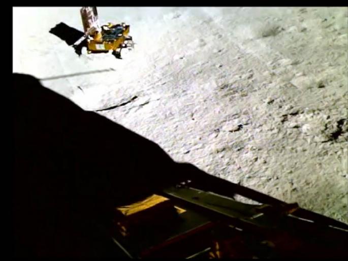 Chandrayaan 3 Gives ISRO Another Good News! Second Payload On 'Pragyan' Also Reveals Sulfur On Moon | चंद्रयान ३ ने इस्त्रोला दिली आणखी एक आनंदाची बातमी!'प्रज्ञान' वरील दुसऱ्या पेलोडनेही चंद्रावर सल्फर असल्याचे सांगितले Chandrayaan 3 Gives ISRO Another Good News! Second Payload On 'Pragyan' Also Reveals Sulfur On Moon | चंद्रयान ३ ने इस्त्रोला दिली आणखी एक आनंदाची बातमी!'प्रज्ञान' वरील दुसऱ्या पेलोडनेही चंद्रावर सल्फर असल्याचे सांगितले