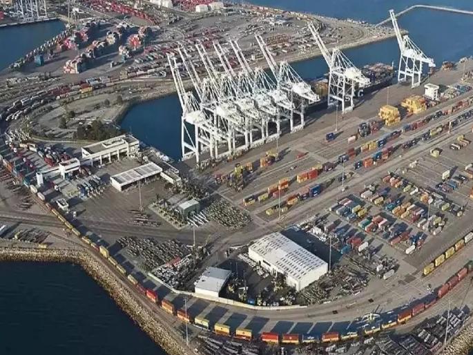 Shadow of war looms over Chabahar port; India worried; Trade route hit by war | चाबहार बंदरावर युद्धाचे सावट; भारताला काळजी; व्यापारी मार्गाला युद्धाचा फटका Shadow of war looms over Chabahar port; India worried; Trade route hit by war | चाबहार बंदरावर युद्धाचे सावट; भारताला काळजी; व्यापारी मार्गाला युद्धाचा फटका