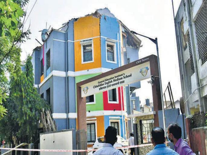 Cylinder explosion on the terrace of Chabildas school | छबिलदास शाळेच्या गच्चीवर सिलिंडर स्फोट; तीन जण जखमी, शाळेच्या भिंतींना तडे Cylinder explosion on the terrace of Chabildas school | छबिलदास शाळेच्या गच्चीवर सिलिंडर स्फोट; तीन जण जखमी, शाळेच्या भिंतींना तडे