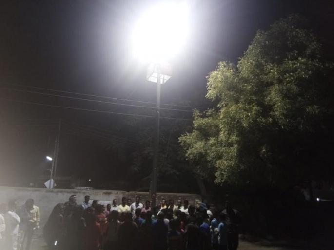 Come from Chalisgaon B School premises highlighted | चाळीसगावच्या आ. बं. विद्यालयाचे प्रांगण झळाळले Come from Chalisgaon B School premises highlighted | चाळीसगावच्या आ. बं. विद्यालयाचे प्रांगण झळाळले