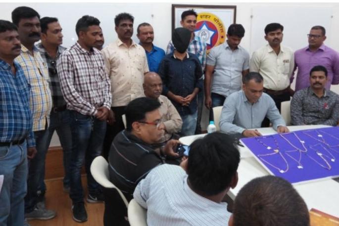 The infamous chainsnacher Mangalani arrested from Nagpur's Khamla | नागपूरच्या खामल्यातील कुख्यात चेनस्नॅचर मंगलानी जेरबंद The infamous chainsnacher Mangalani arrested from Nagpur's Khamla | नागपूरच्या खामल्यातील कुख्यात चेनस्नॅचर मंगलानी जेरबंद