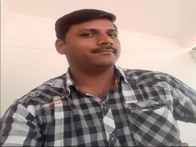 Police constable arrested in Mangalasutra thieft at Aurangabad | औरंगाबादमध्ये पोलिसच निघाला मंगळसूत्र चोर Police constable arrested in Mangalasutra thieft at Aurangabad | औरंगाबादमध्ये पोलिसच निघाला मंगळसूत्र चोर