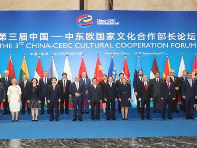 African countries due to debt, Chinese slavery | कर्जामुळे आफ्रिकी देश चिनी गुलामगिरीत African countries due to debt, Chinese slavery | कर्जामुळे आफ्रिकी देश चिनी गुलामगिरीत