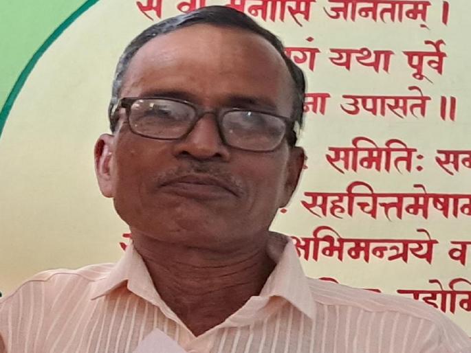 Lab attendant commits suicide due to interest money; Crime against eight persons | व्याजाच्या पैशाला कंटाळून प्रयोगशाळा परिचराची आत्महत्या; आठ जणांविरुद्ध गुन्हा Lab attendant commits suicide due to interest money; Crime against eight persons | व्याजाच्या पैशाला कंटाळून प्रयोगशाळा परिचराची आत्महत्या; आठ जणांविरुद्ध गुन्हा